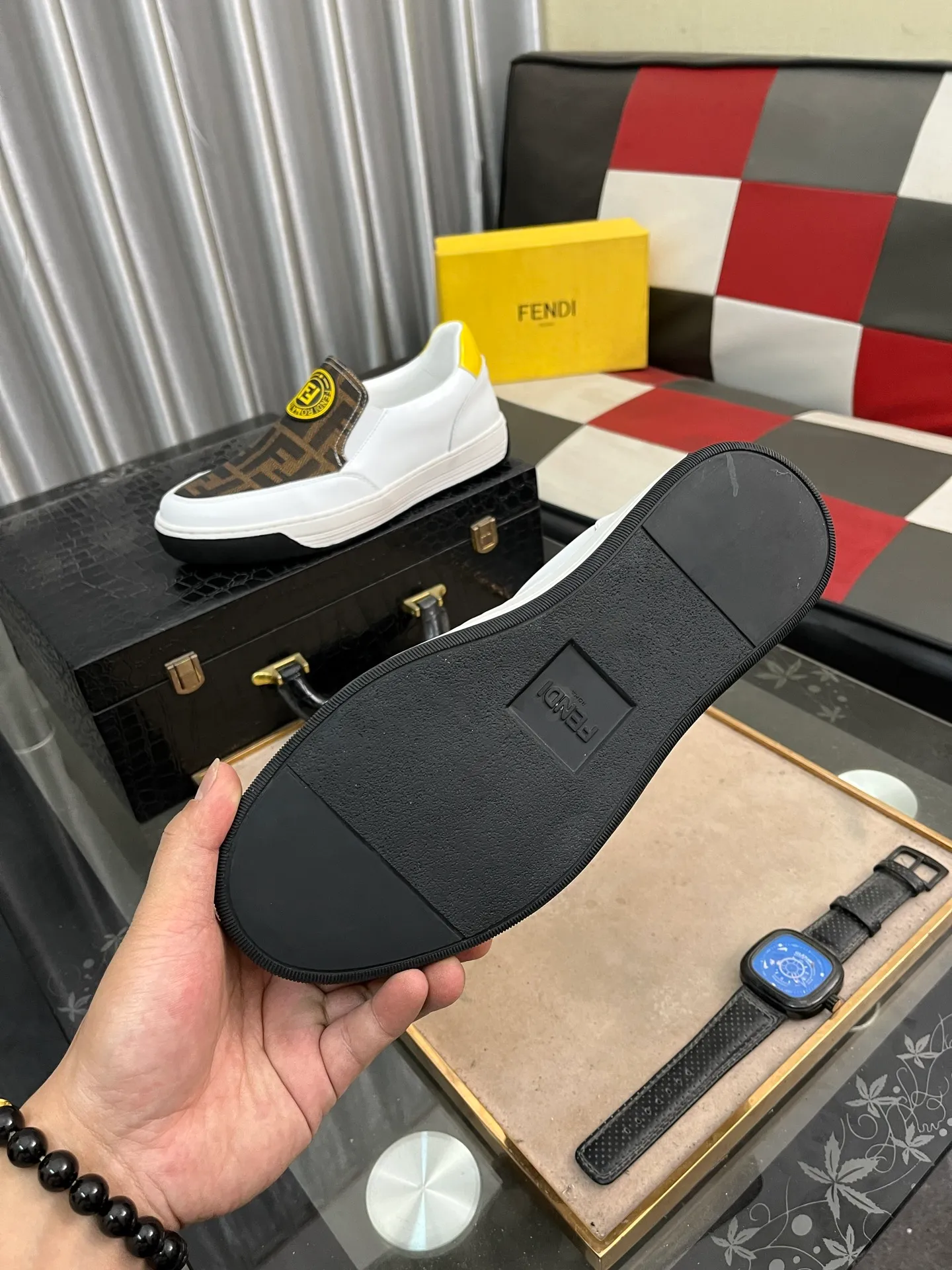 Men's Men's Shoes💰420⌚️⌚️[Fendi] Fendi's latest casual shoes for men! Available at counters simultaneously! Made entirely of imported top-grain calfskin, the interior is made of top-grain water-dyed cowhide, and the original factory-supplied rubber outsole. Leading new fashion concepts. Matching code: 38-442️⃣Colors available